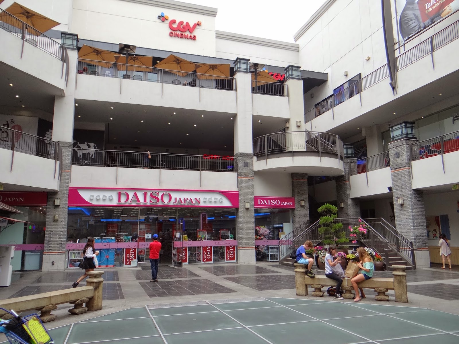 Mixeduse buildings are overrated, and other lessons from LA